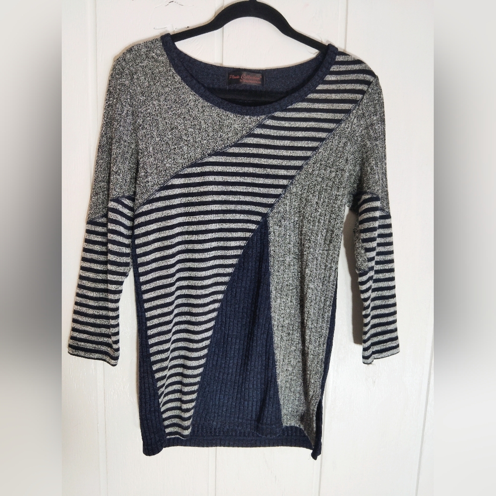 LIKE NEW!! Pleats Collection, Ping Imports, Multi Pattern Ribbed Top. Size S